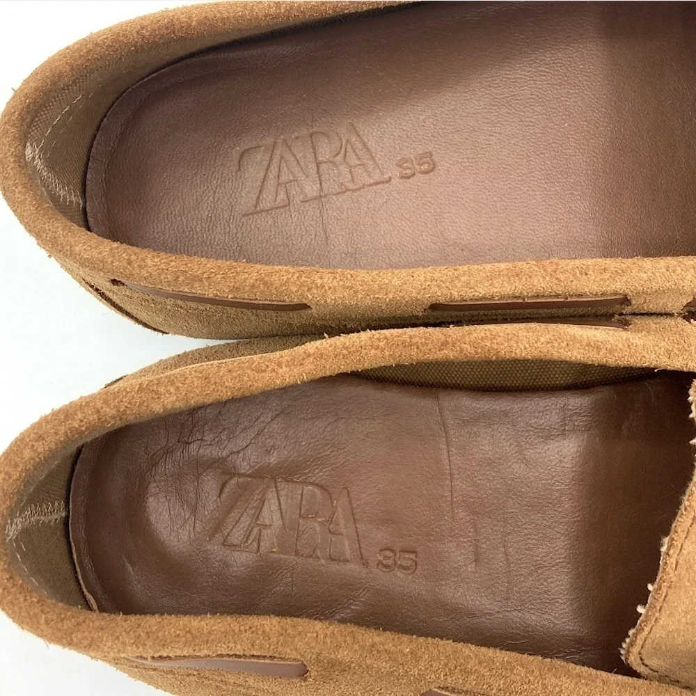 Zara suede moccasins, very‎ good preowned condition! Size 35- Kids 3.5 women’s 5